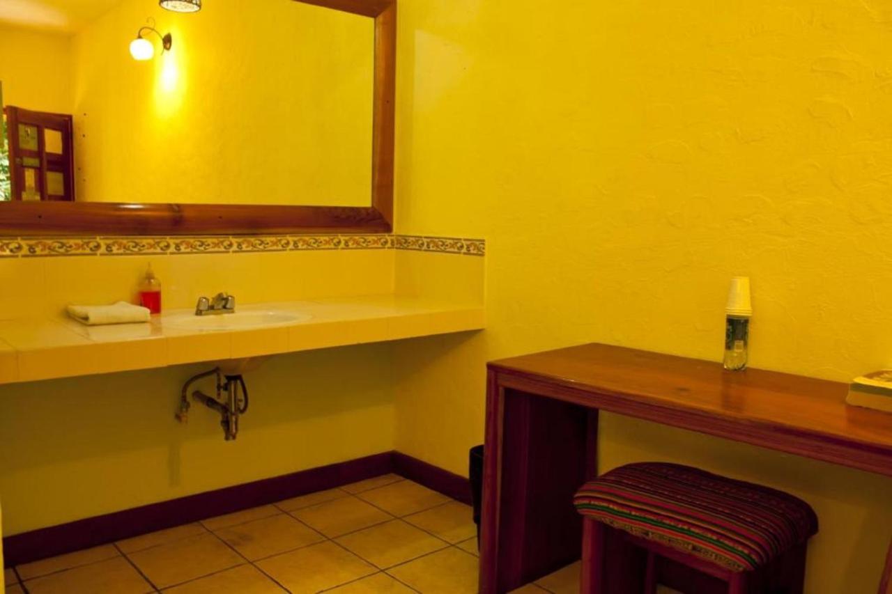 Hotel Jaguar Inn Тикаль Экстерьер фото