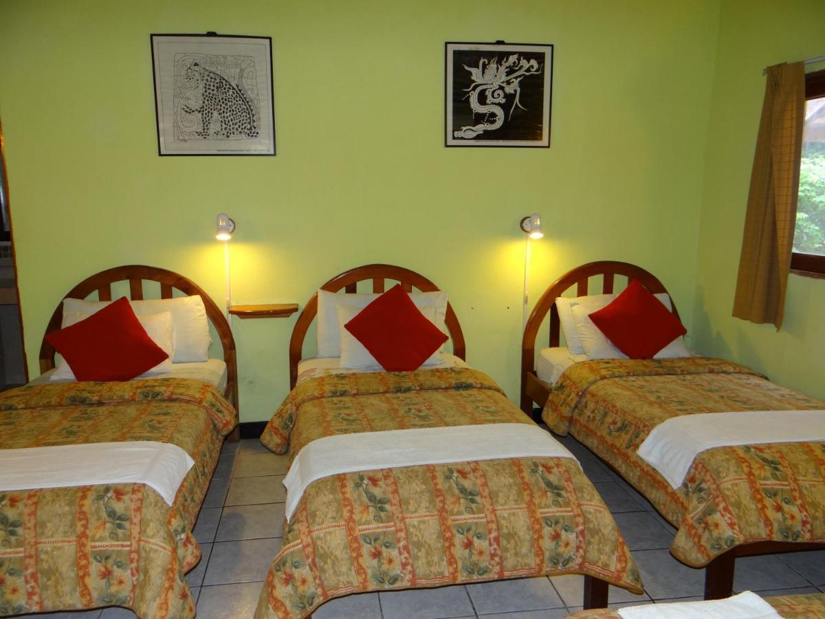 Hotel Jaguar Inn Тикаль Экстерьер фото