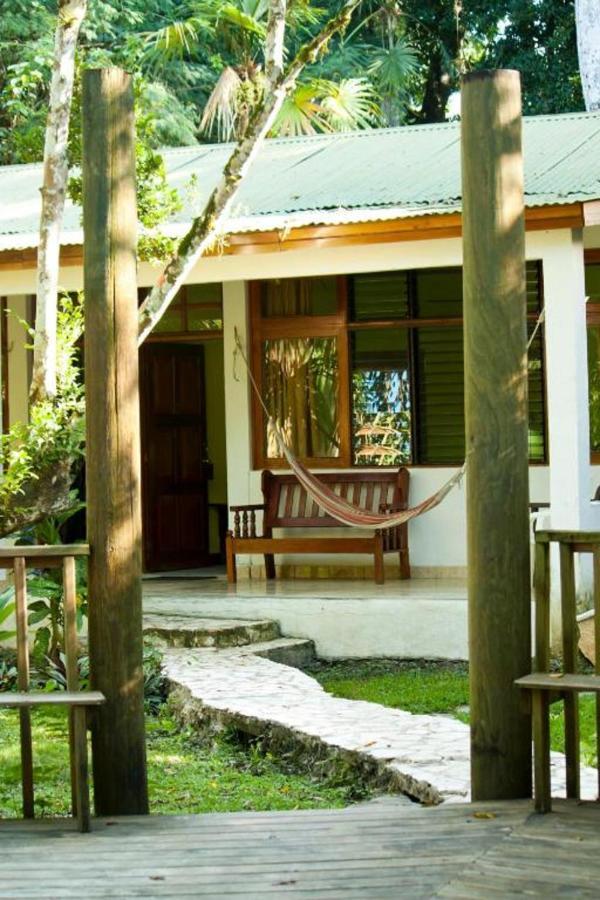 Hotel Jaguar Inn Тикаль Экстерьер фото