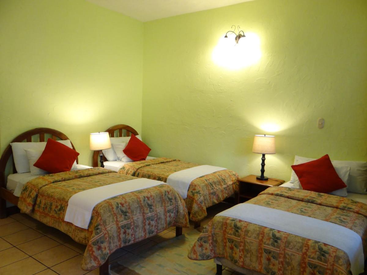 Hotel Jaguar Inn Тикаль Экстерьер фото