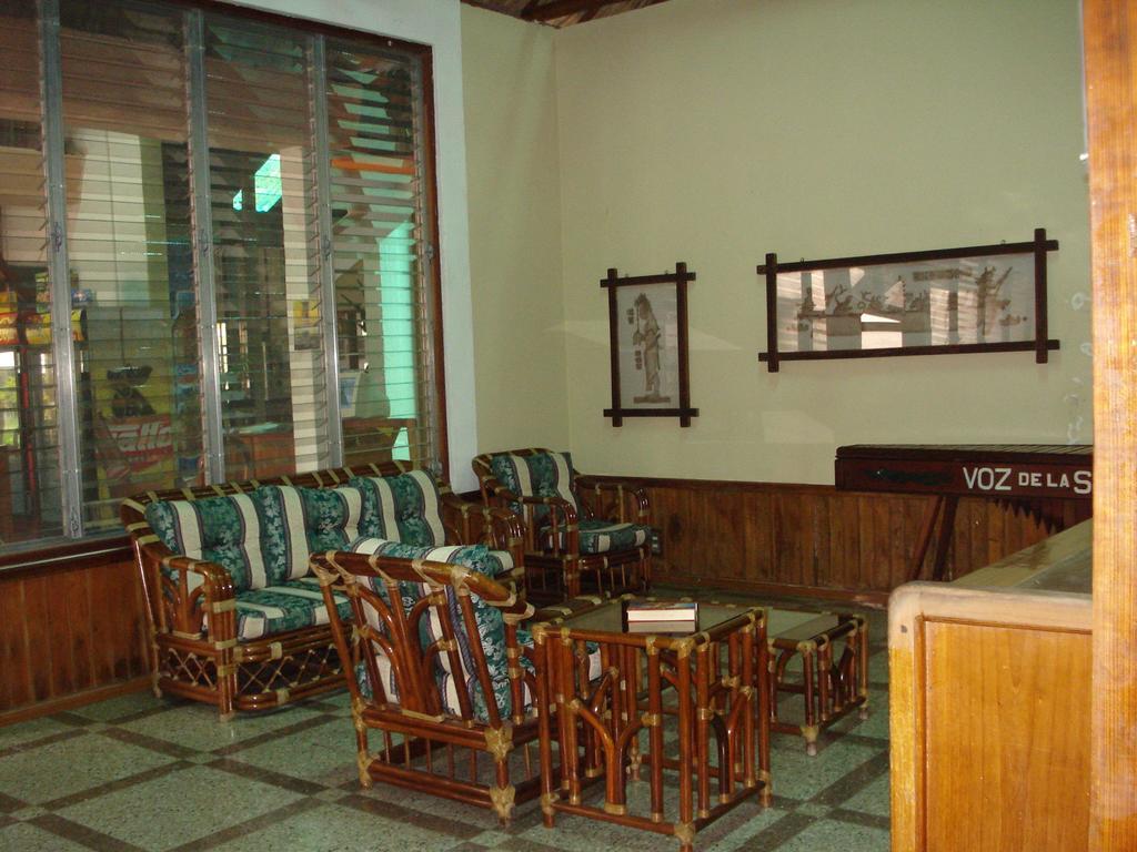 Hotel Jaguar Inn Тикаль Экстерьер фото