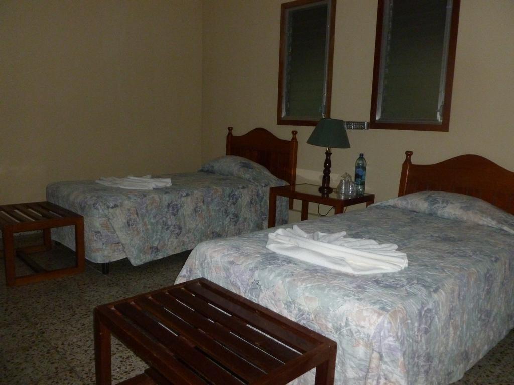 Hotel Jaguar Inn Тикаль Экстерьер фото