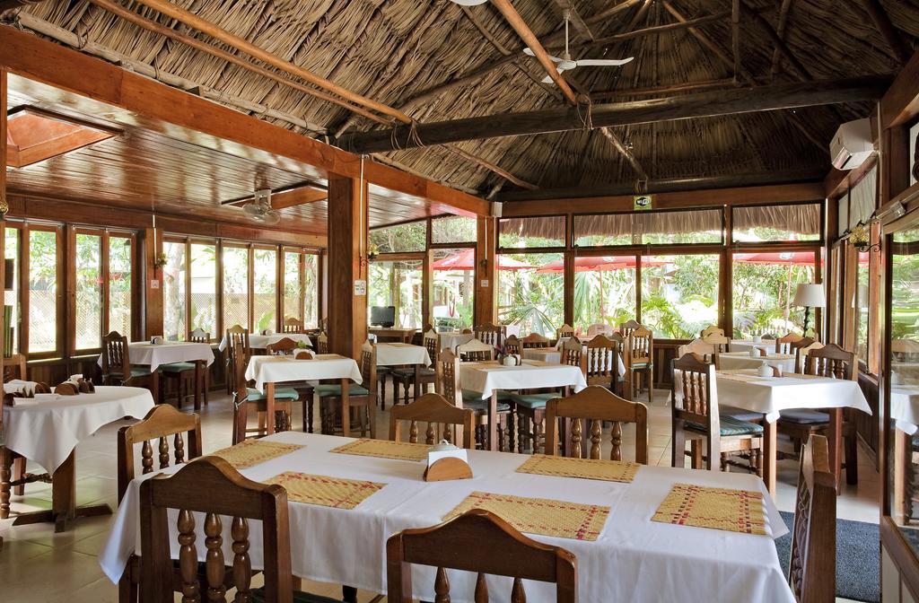 Hotel Jaguar Inn Тикаль Экстерьер фото