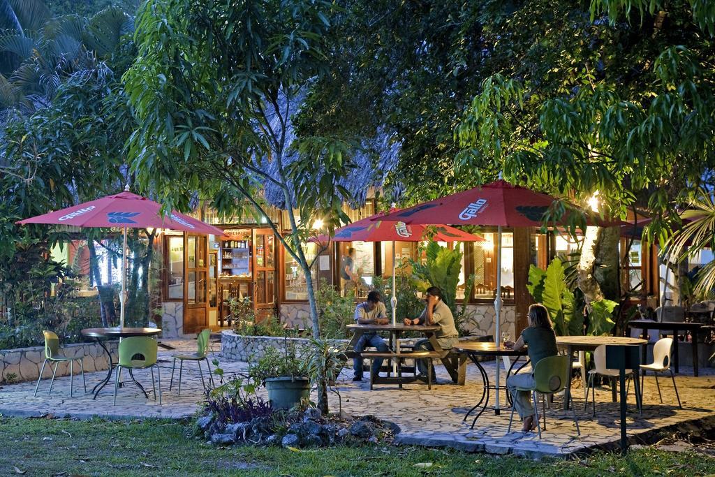 Hotel Jaguar Inn Тикаль Экстерьер фото