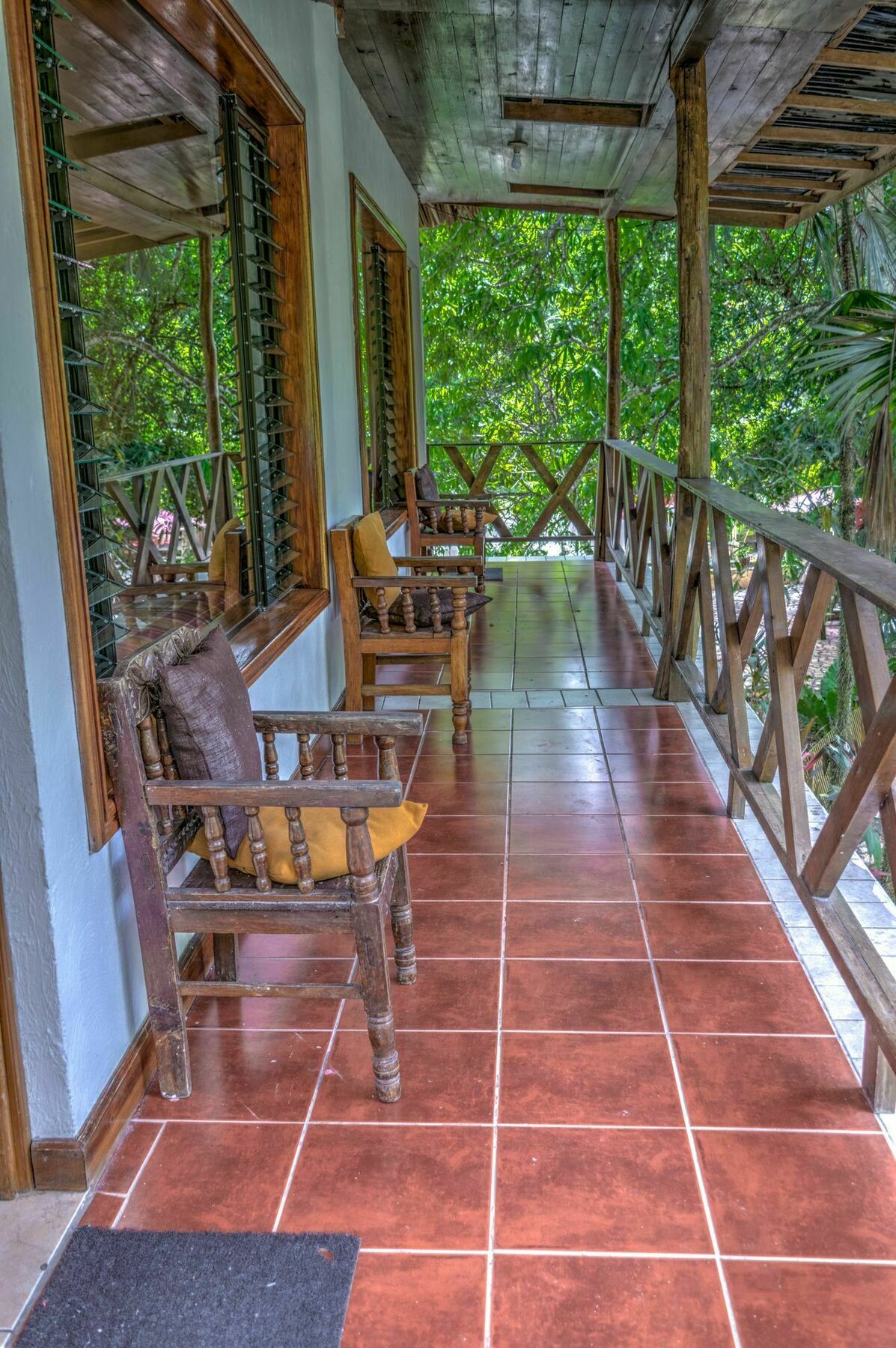 Hotel Jaguar Inn Тикаль Экстерьер фото